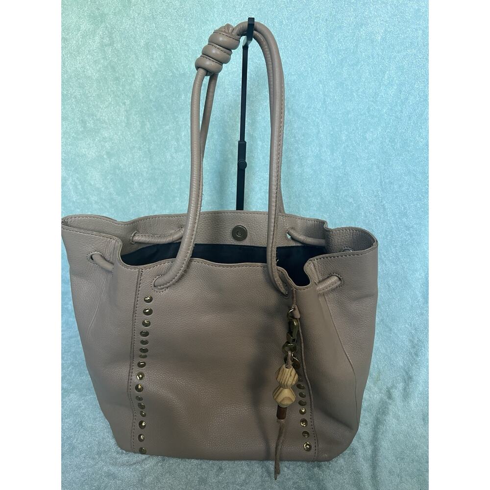 The SAK Colfax Bucket Bag Purse Beige Barley Genuine Leather EUC
